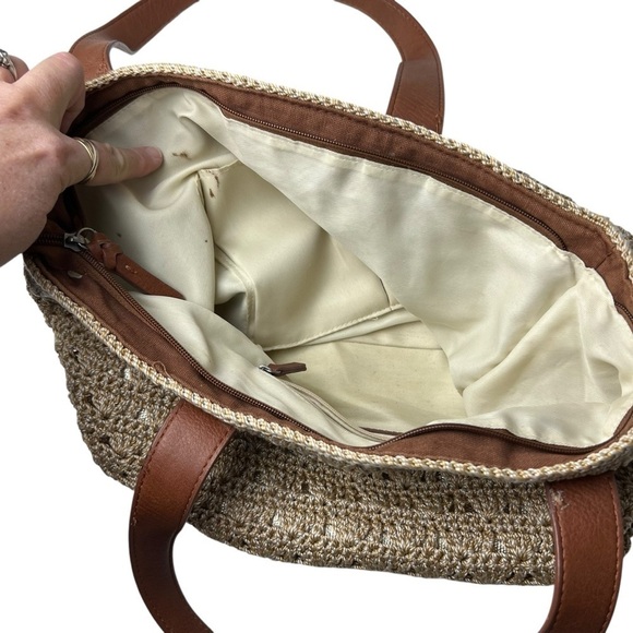 The Sak Women Hand Crocheted Bag Purse Tote Fairmont Large Gold Tan Woven Tassel - Picture 4 of 10